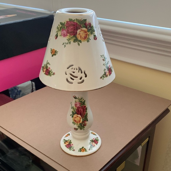 Royal Albert Other - NEW Royal Albert Old Country Roses Candle, Tea light Lamp